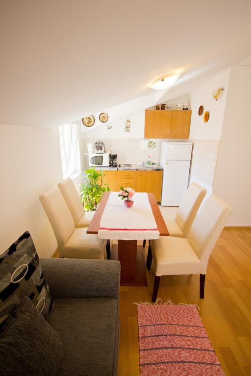 Apartment Bucevic شيبينيك الغرفة الصورة